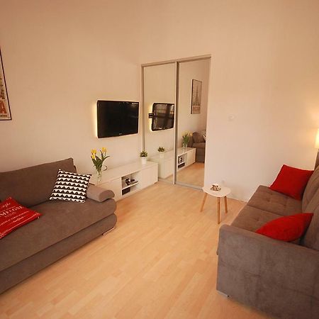 Nowy Apartament Wilcza Varsóvia Exterior foto