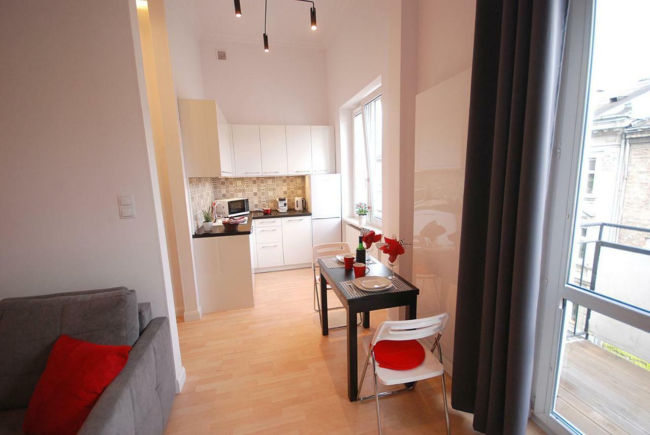 Nowy Apartament Wilcza Varsóvia Exterior foto