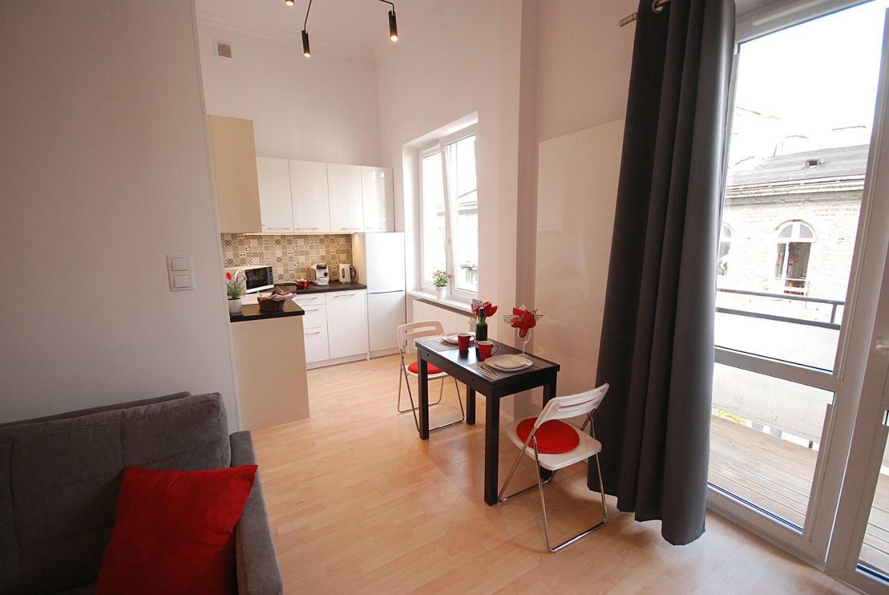 Nowy Apartament Wilcza Varsóvia Exterior foto